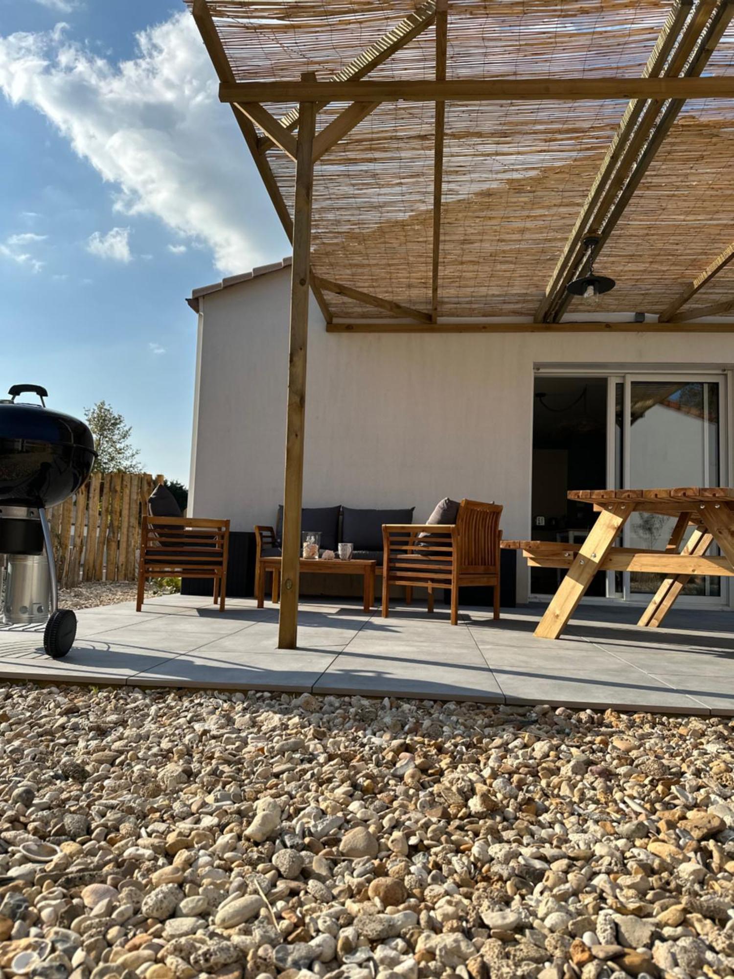 Maison Au Calme Pres Des Plages Poiroux Esterno foto